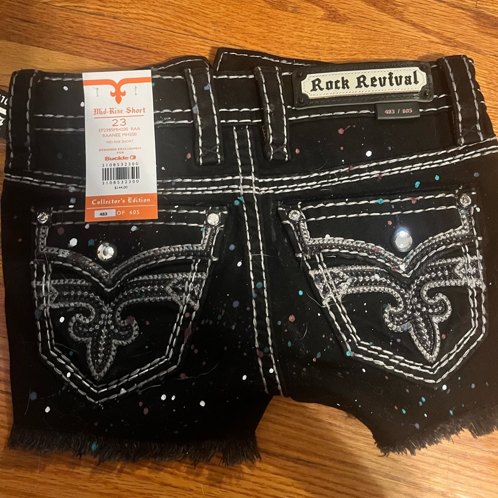 Size 23 rock revival they are brand new just don’t fit awesome look